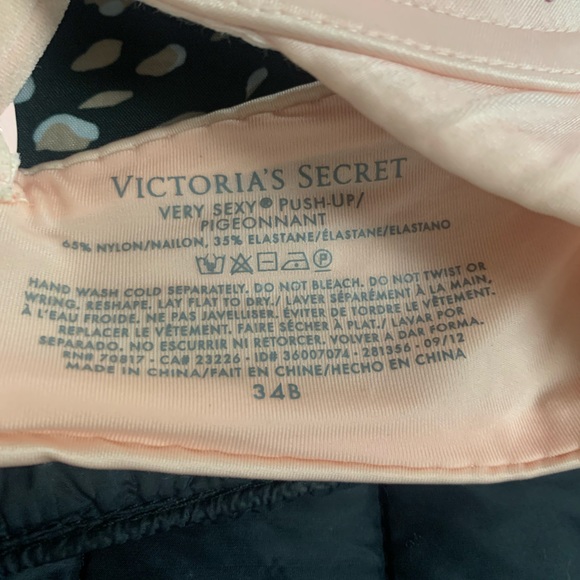 VICTORIA’S SECRET VERY SEXY PUSH-UP - Picture 5 of 5